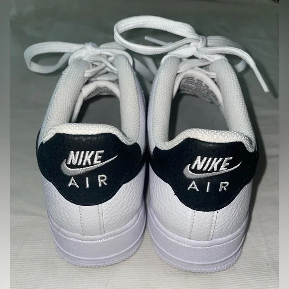 Nike Air Force 1 - Picture 4 of 8